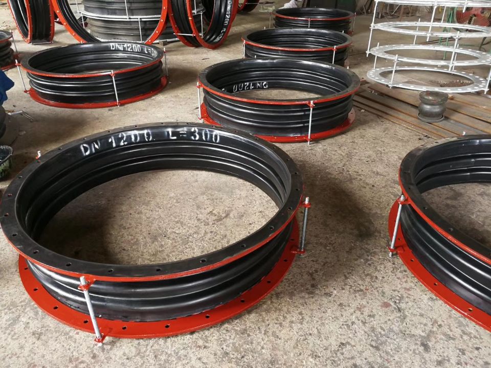 4  FUB圓形橡膠補償器.jpg